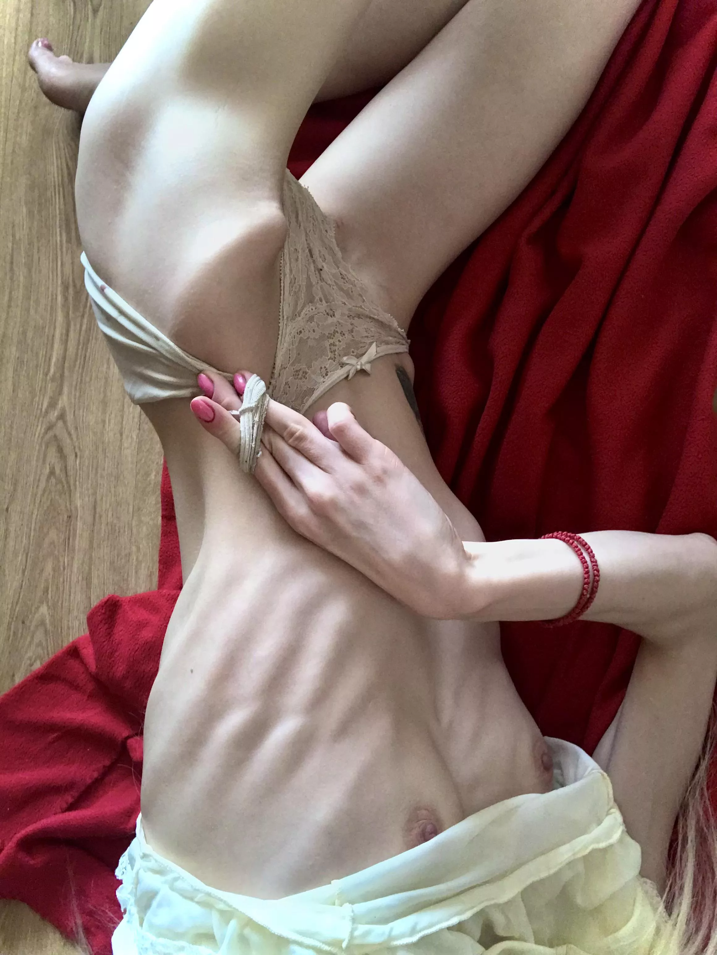 Feeling sexy in white🤍..