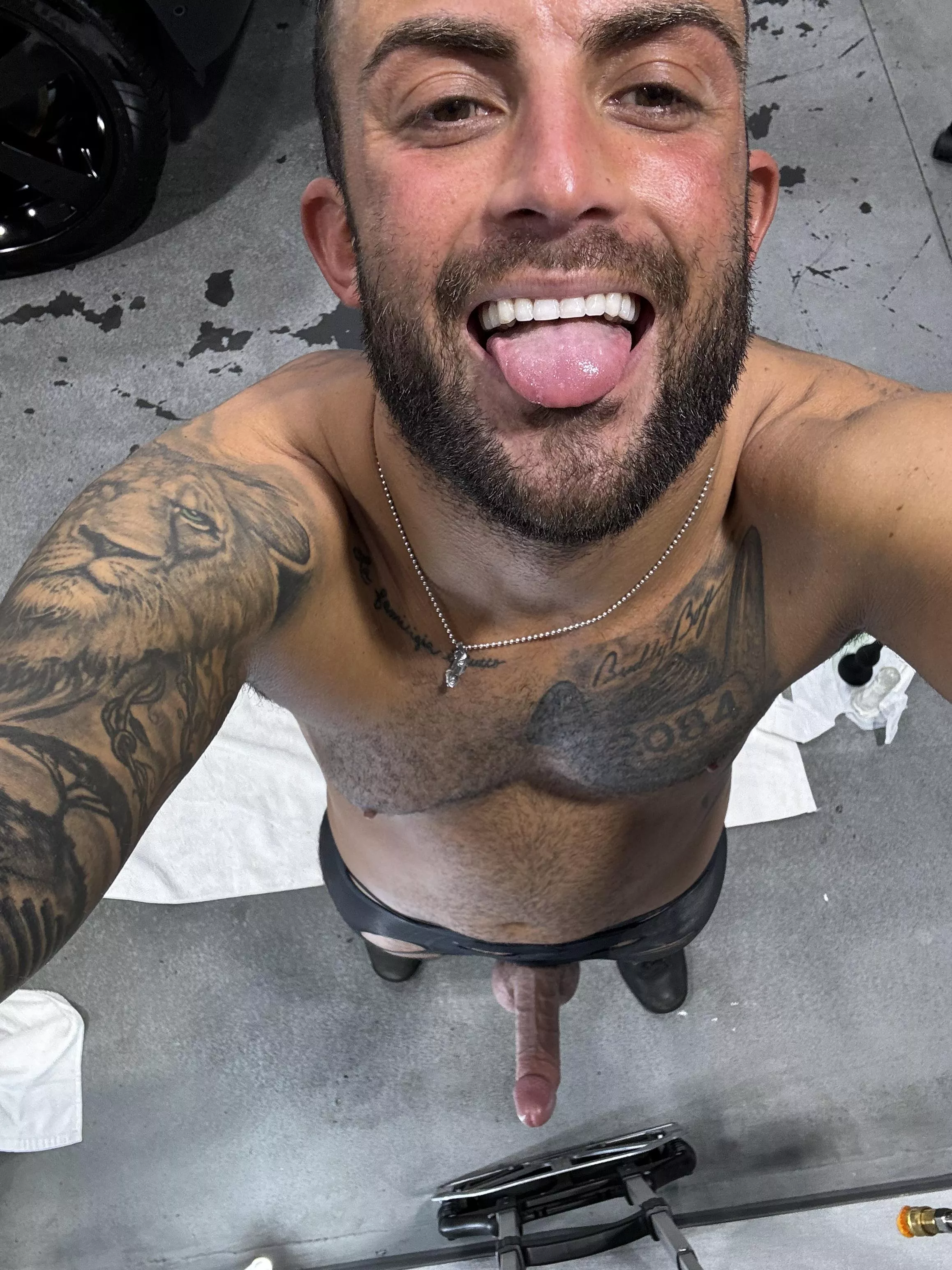 Finish the sentence: I spy with my little eye _____