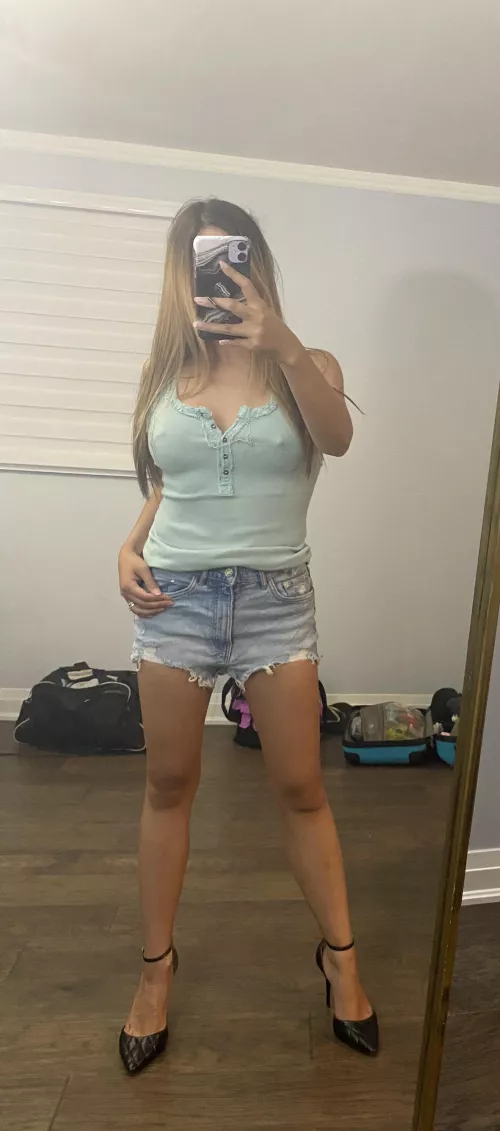 How do you like my outfit?