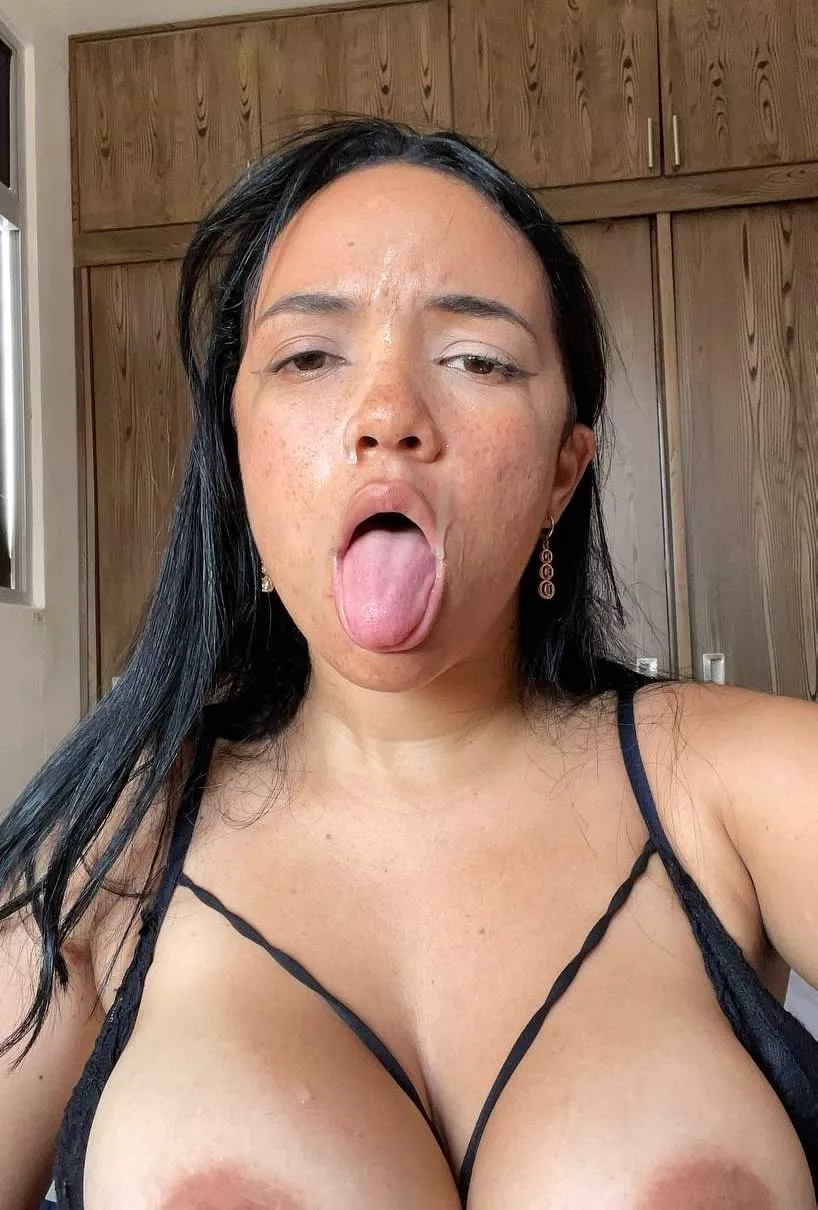 I love being rewarded with a good creamy load on my face