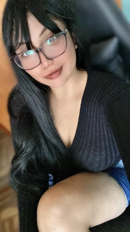 It’s hot, so i am going braless to class 