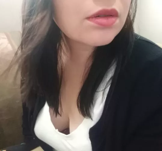 Let's try braless Mon-day to-day!