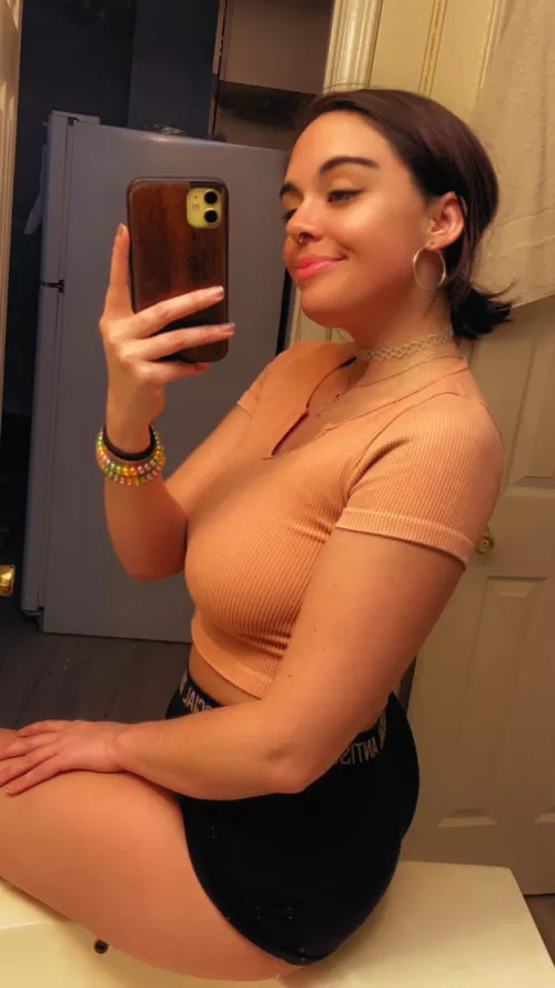 midsize girlies need love too