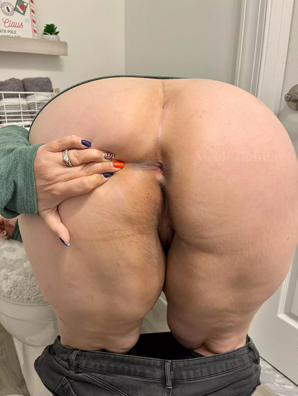 My asshole is used daily..Still so tight!