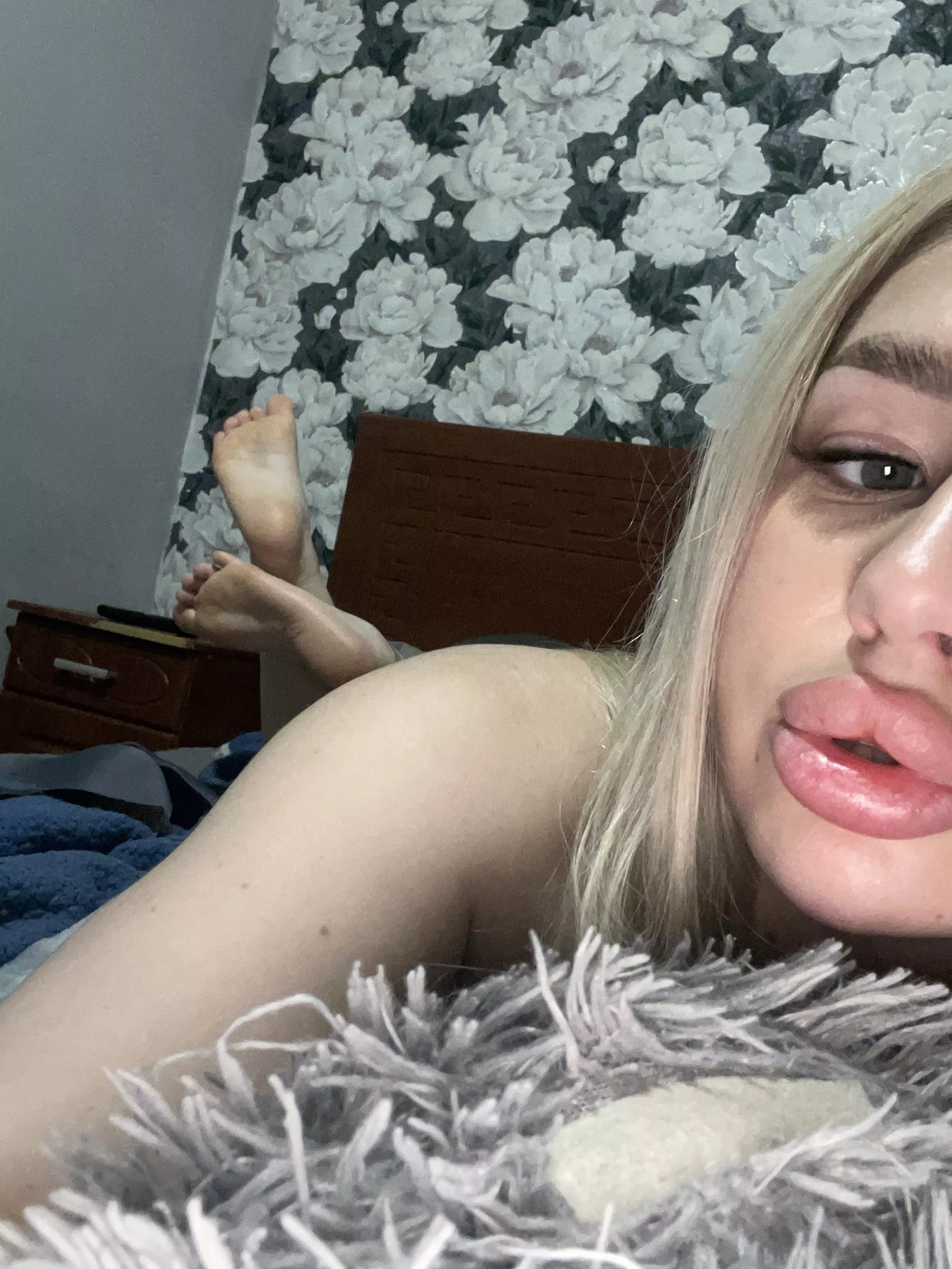 Playful legs can handle any lust. 