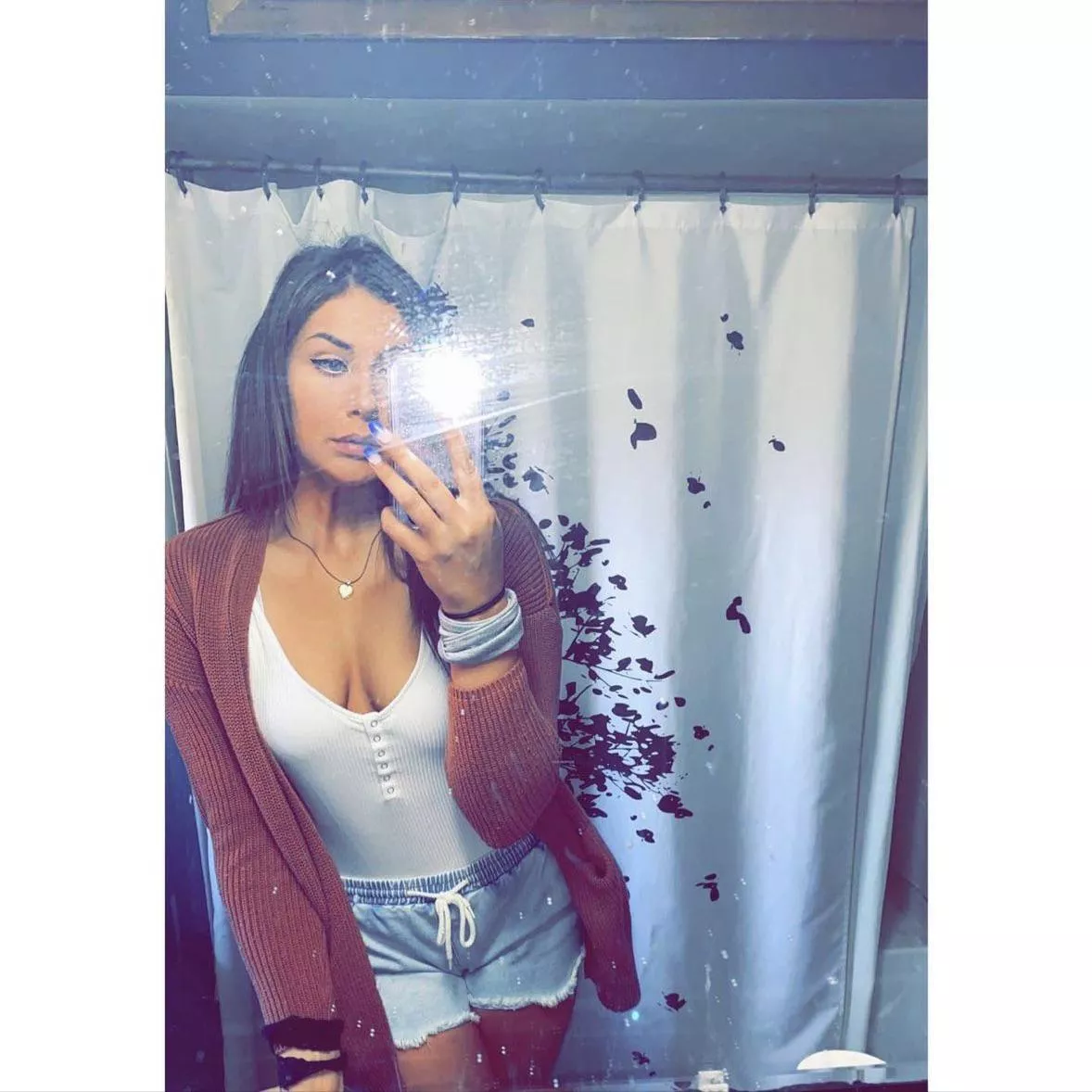  Say the first word you thought of when you saw me🤔😏💦