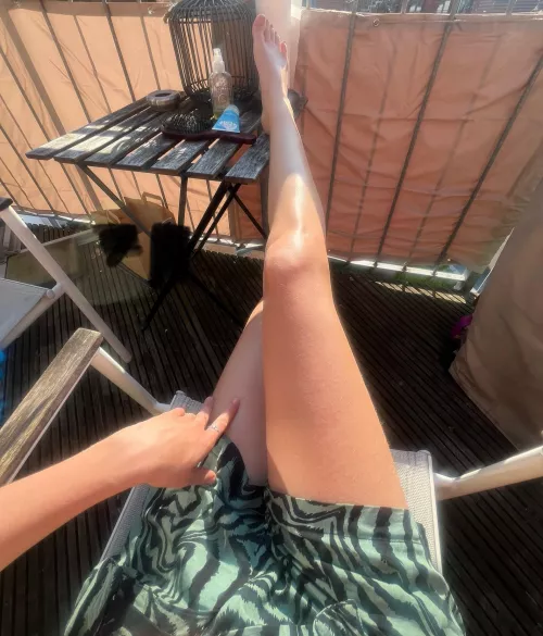 Sun is shining - the weather is sweet