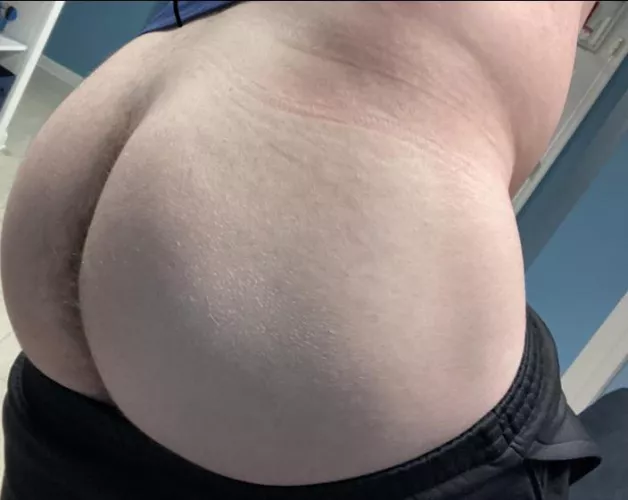 Tease me for having a big fat ass