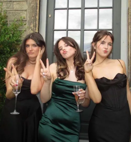 213 | What’re your favourite features of each?