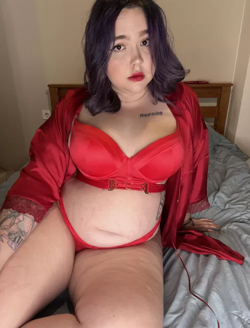 Bloody gothic chubby girl