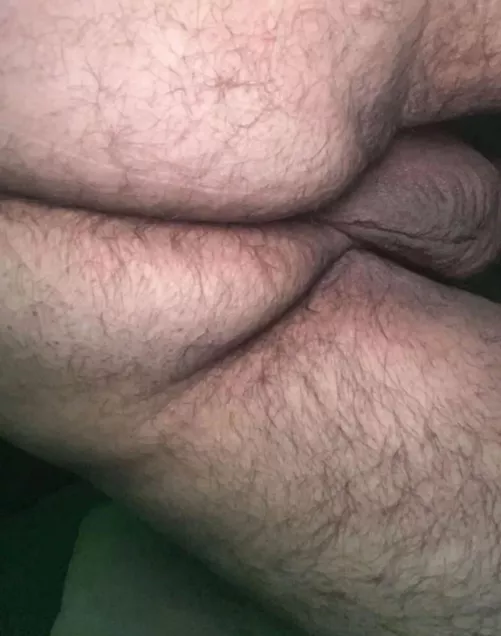 Daddy’s hairy ass