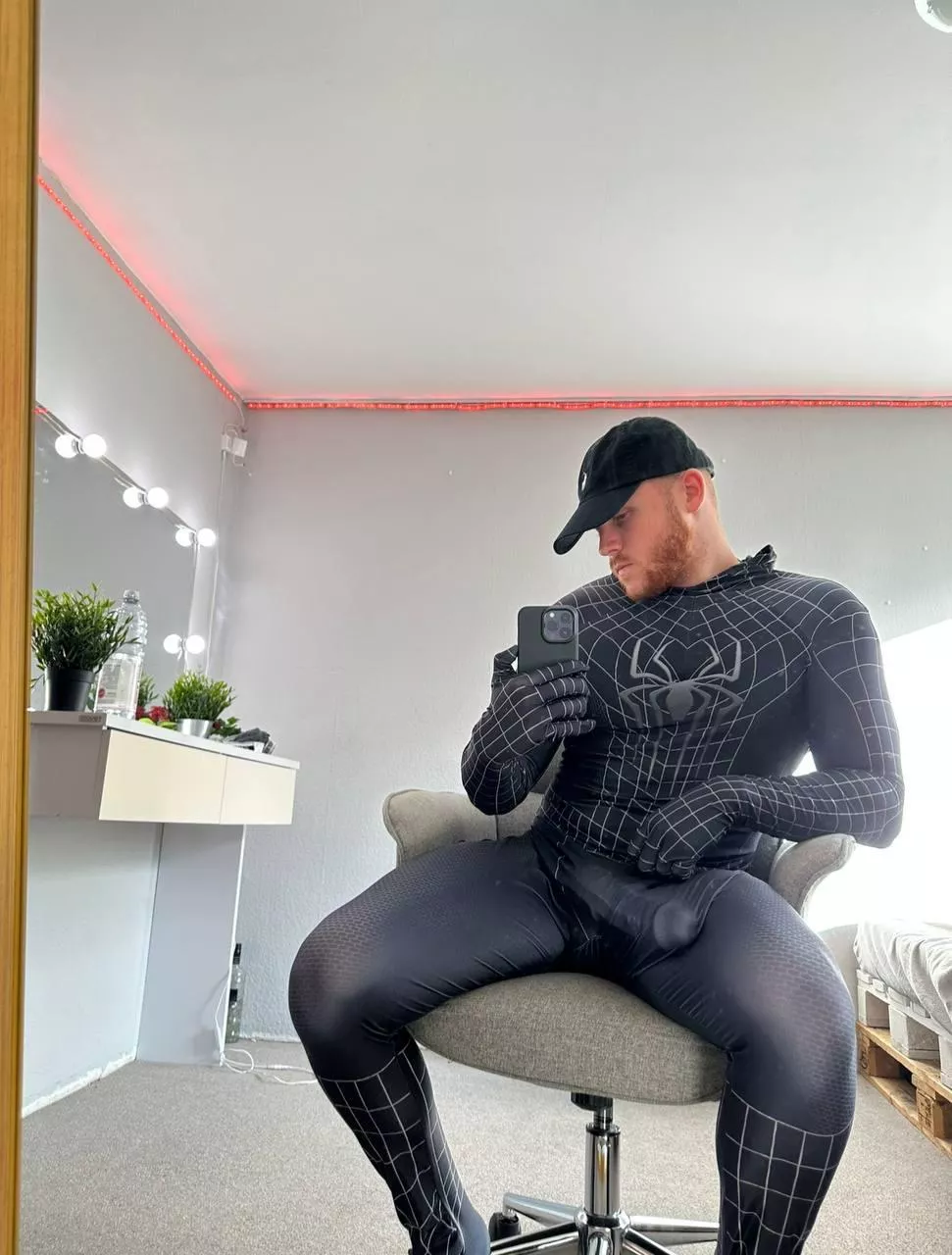 Describe me with emojis