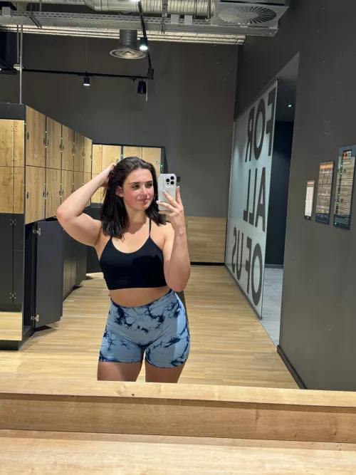 Elevated squats really hit the spot [f]