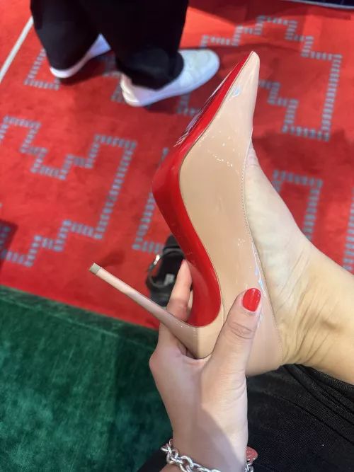 Every girl should have a pair 🥰