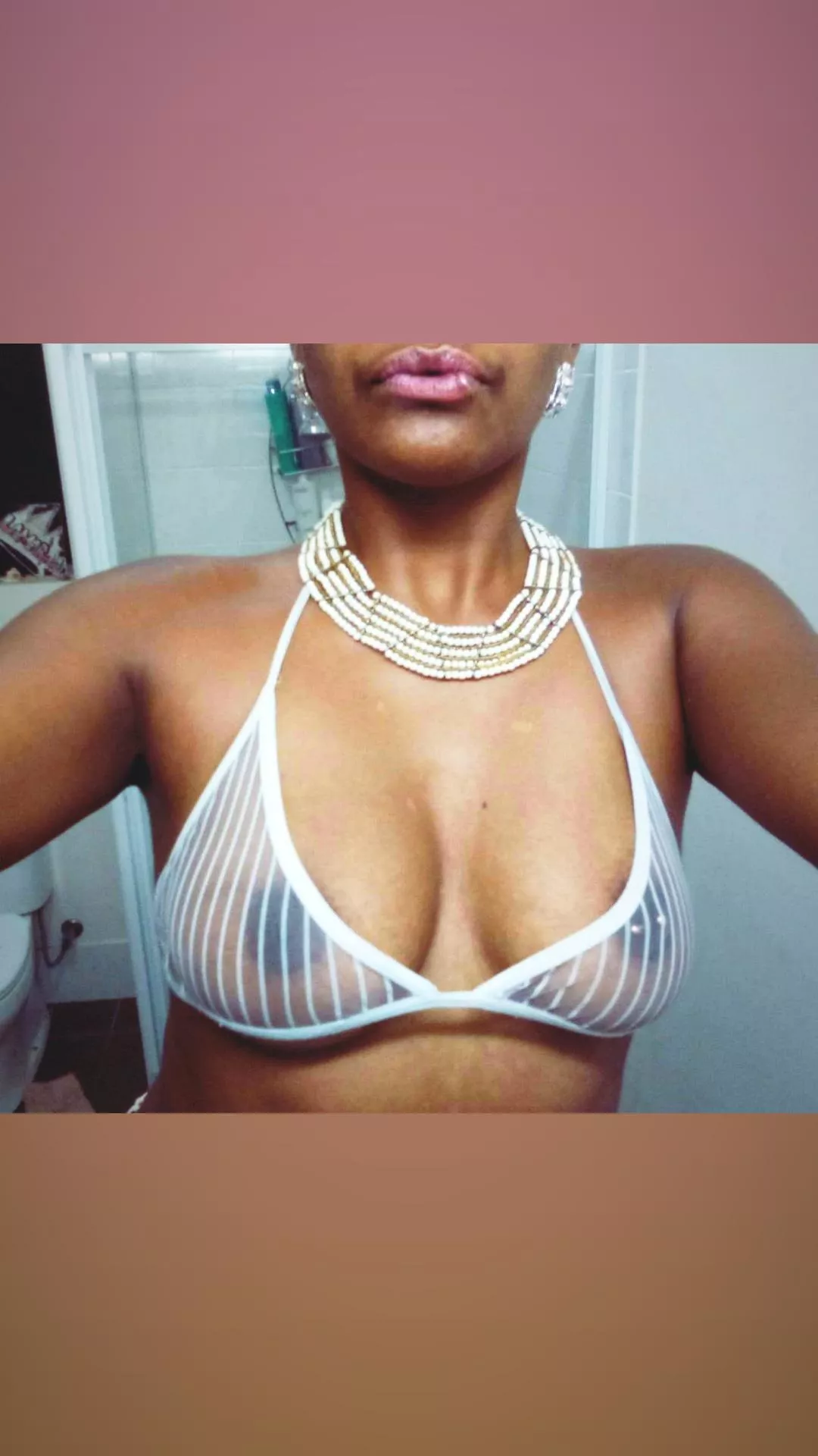 Girls like you run around with guys like me until sun down yeah 