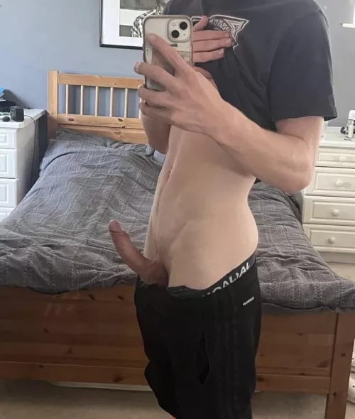 hmu to have fun and be my personal slut ;)