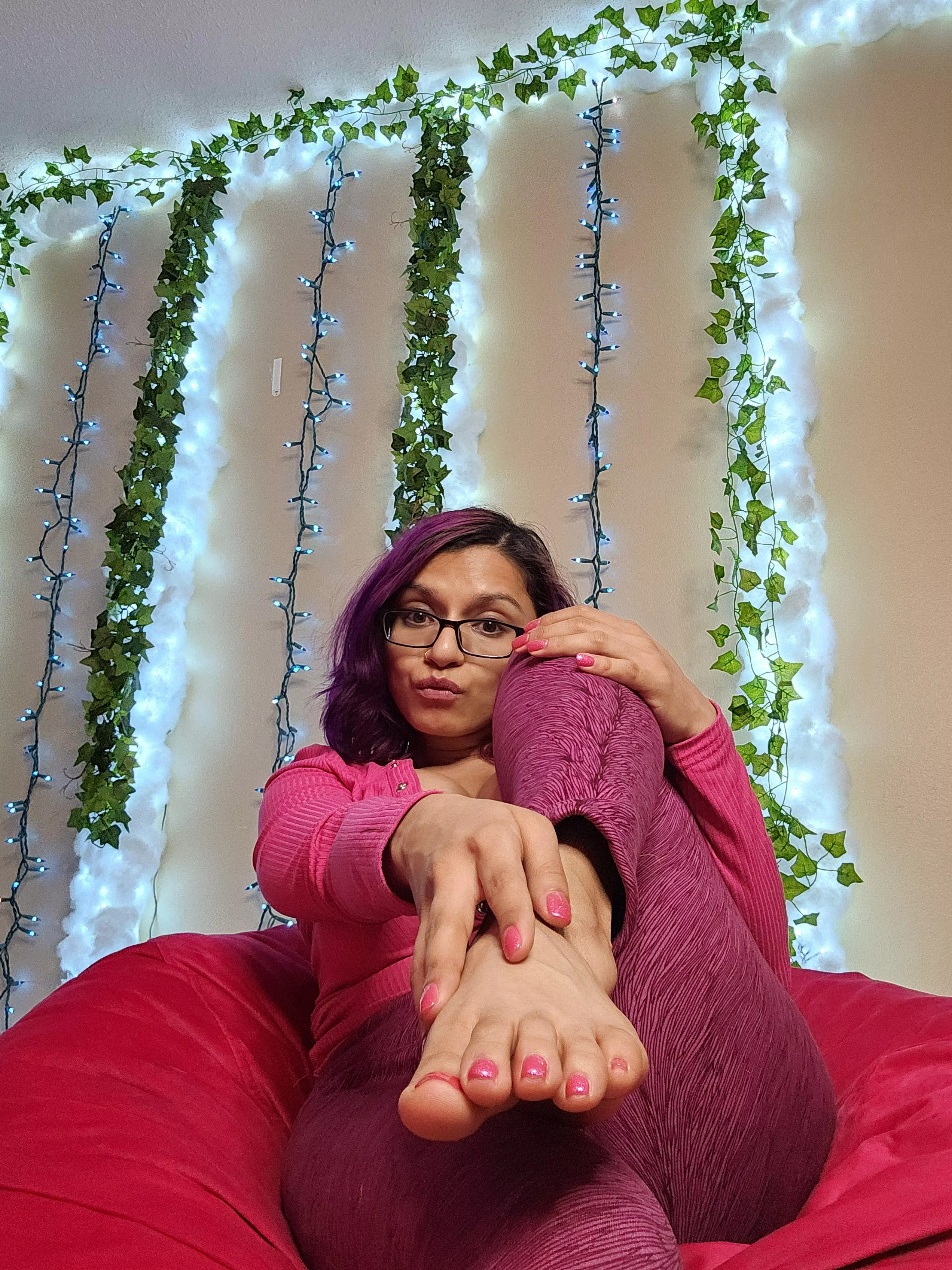 I will let you worship me feet