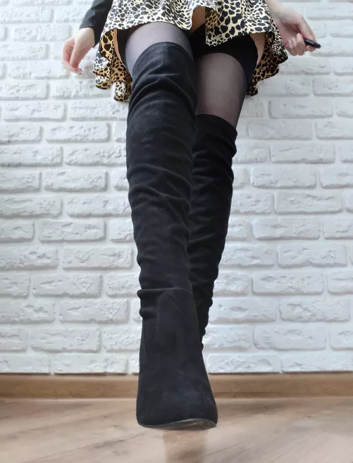 Lick my boots, be my good boy 