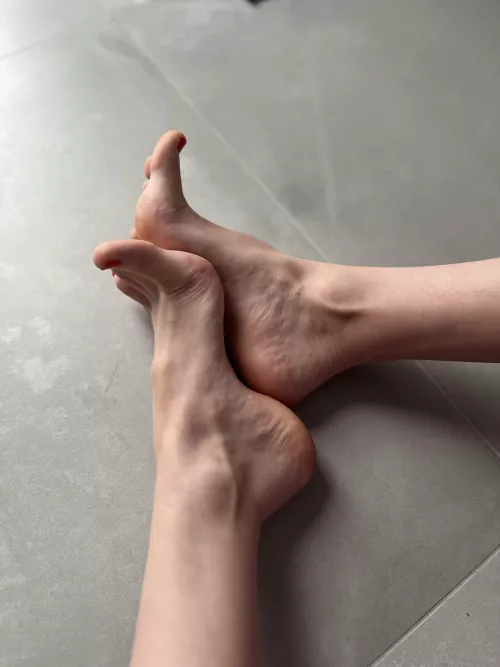 should your dick be between here 