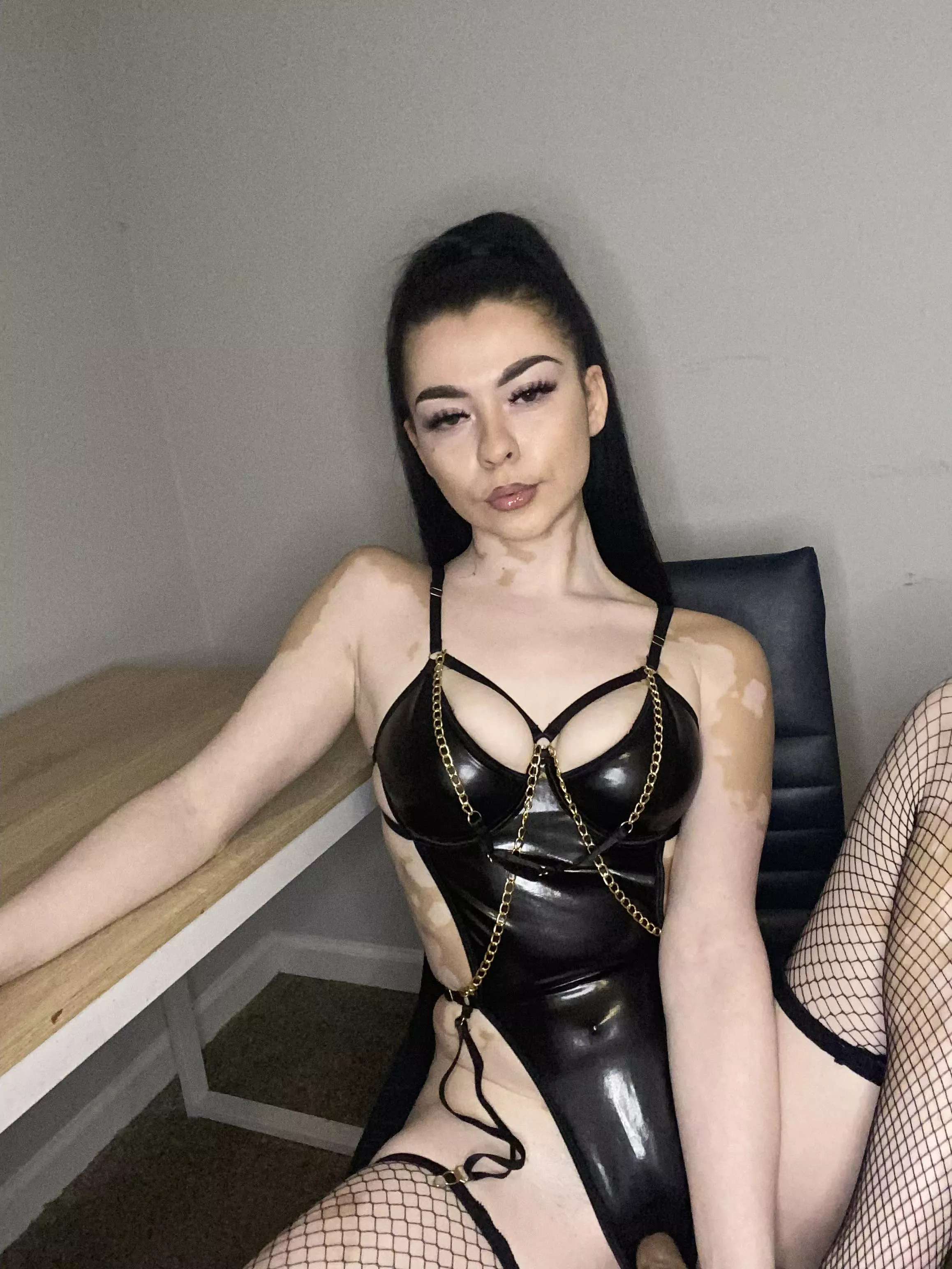 Will you take me on your desk?