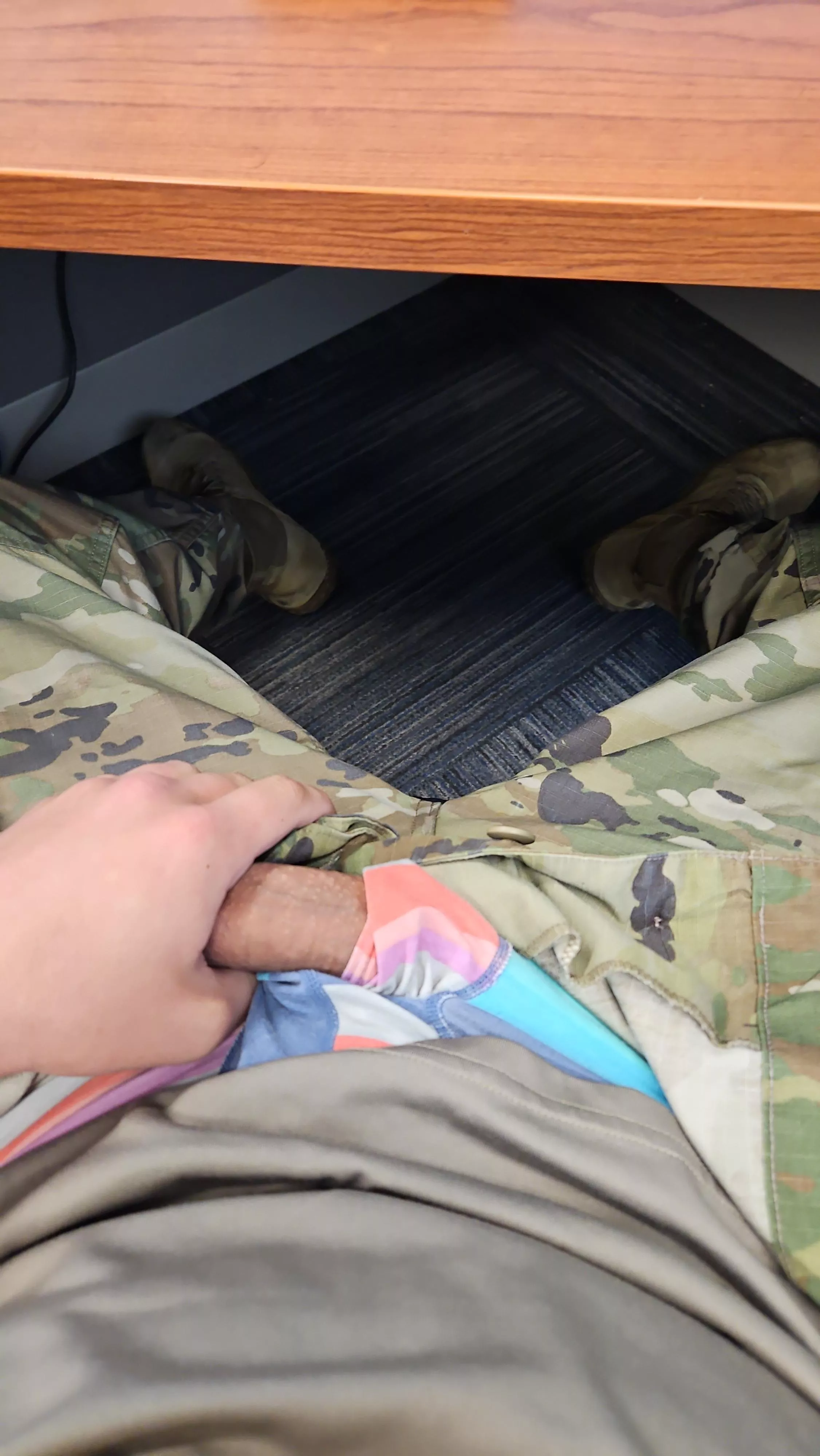 28 Military guy at work, any teen twinks wanna cum for me? Snap: ppiano098 