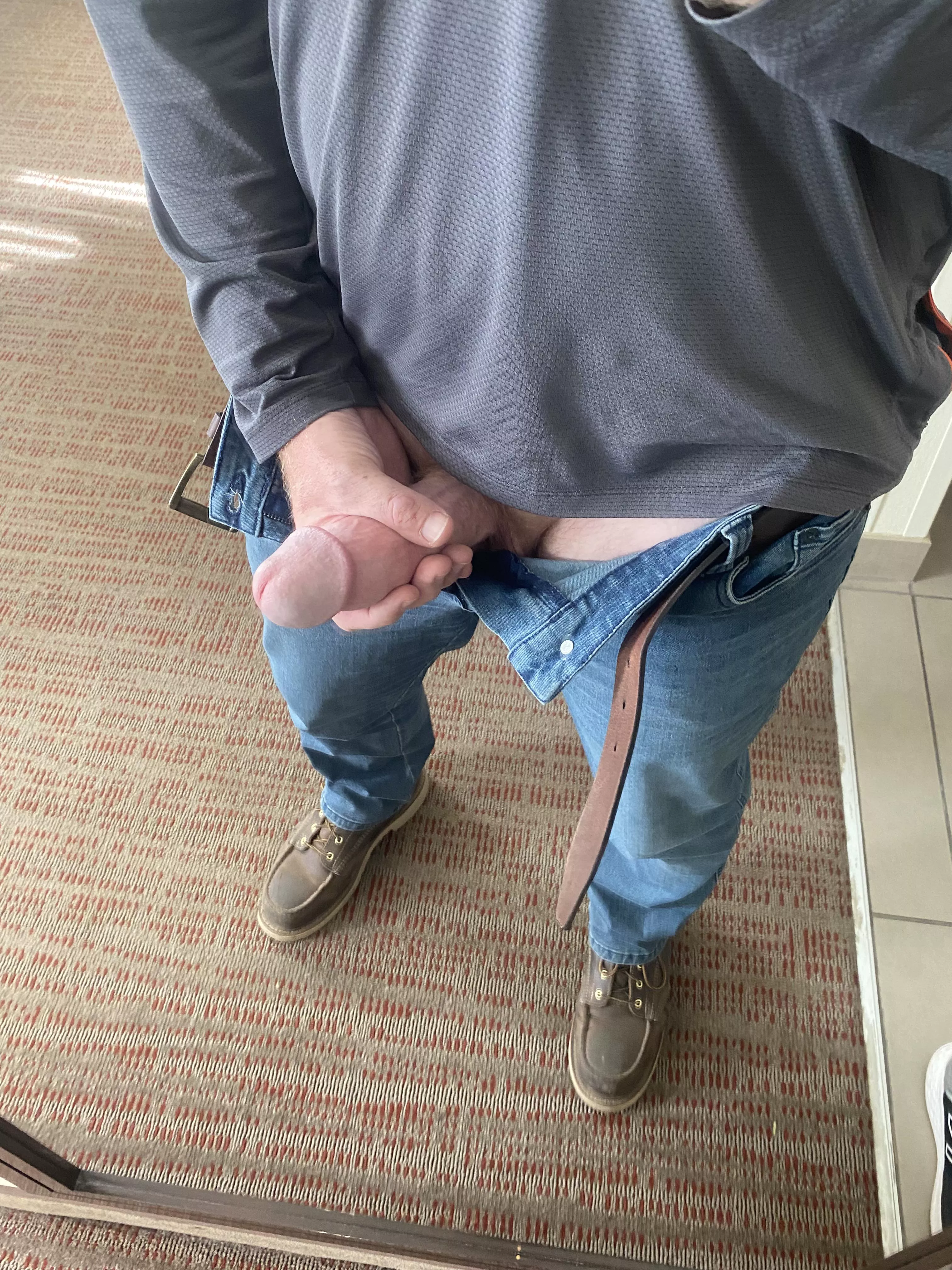 Anyone into blue collar (35) dads?