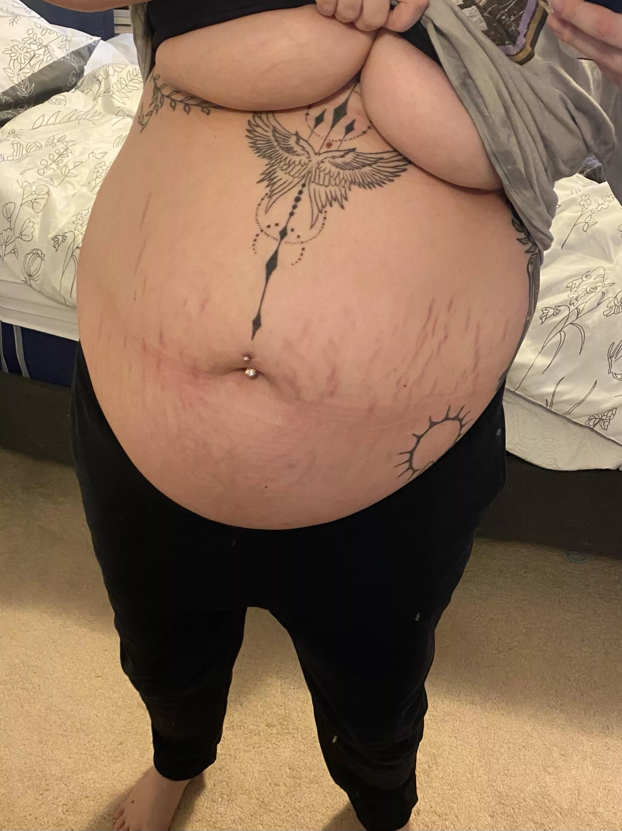 I think my pants are too tight today 😬😬