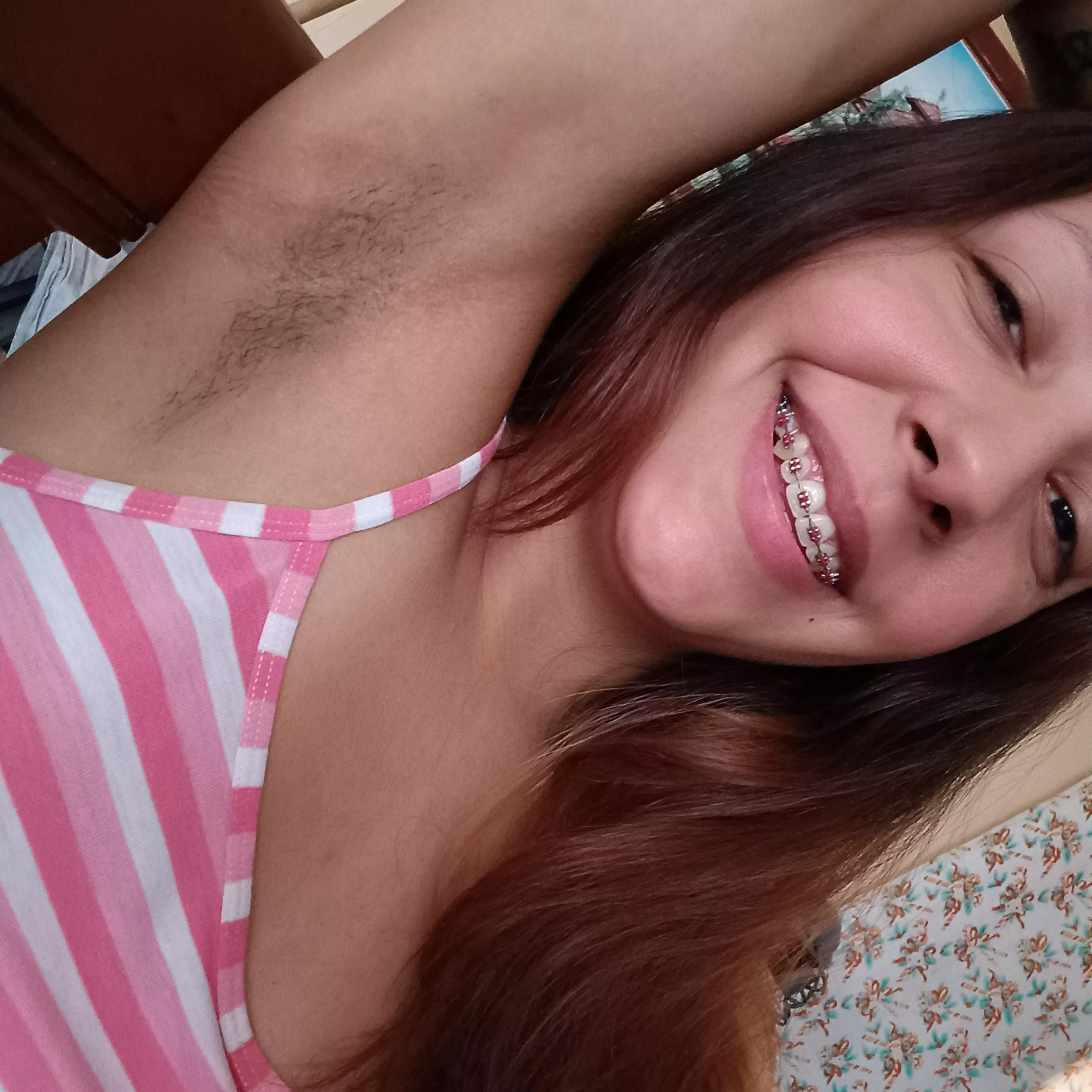 I usually let the hairs in my armpit grow