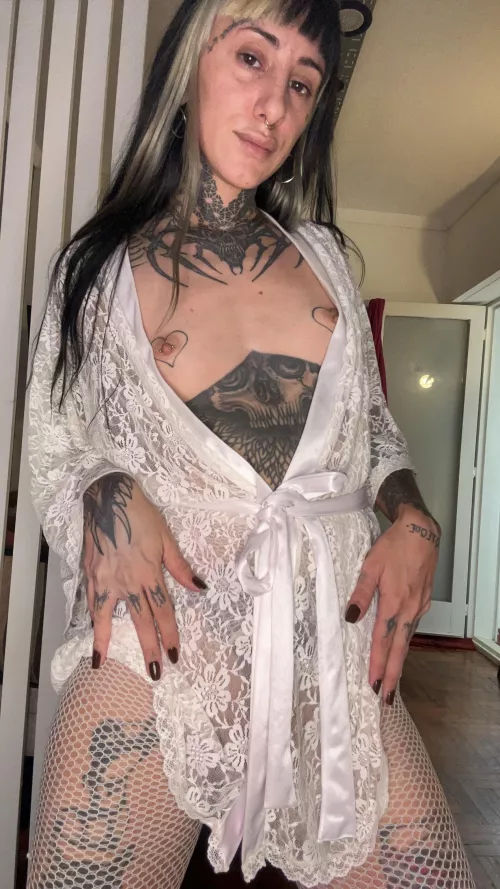 If you're into tiny goth females, feel free to emoji