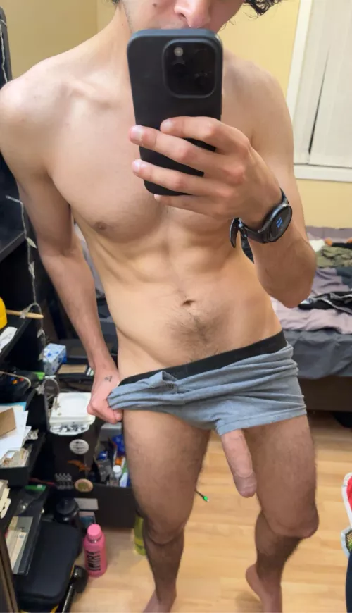 It just falls out sometimes 🤷🏽‍♂️