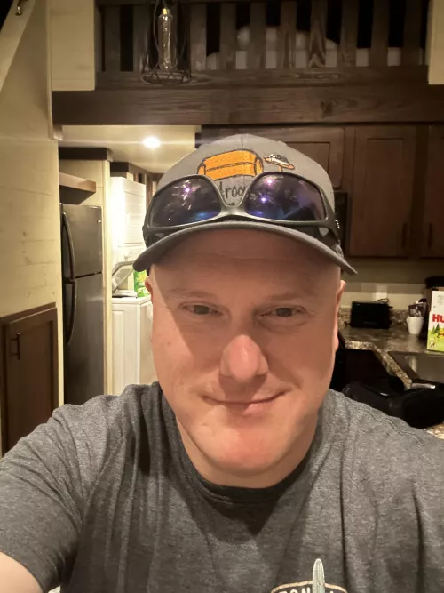 Looking for a boy to top daddy