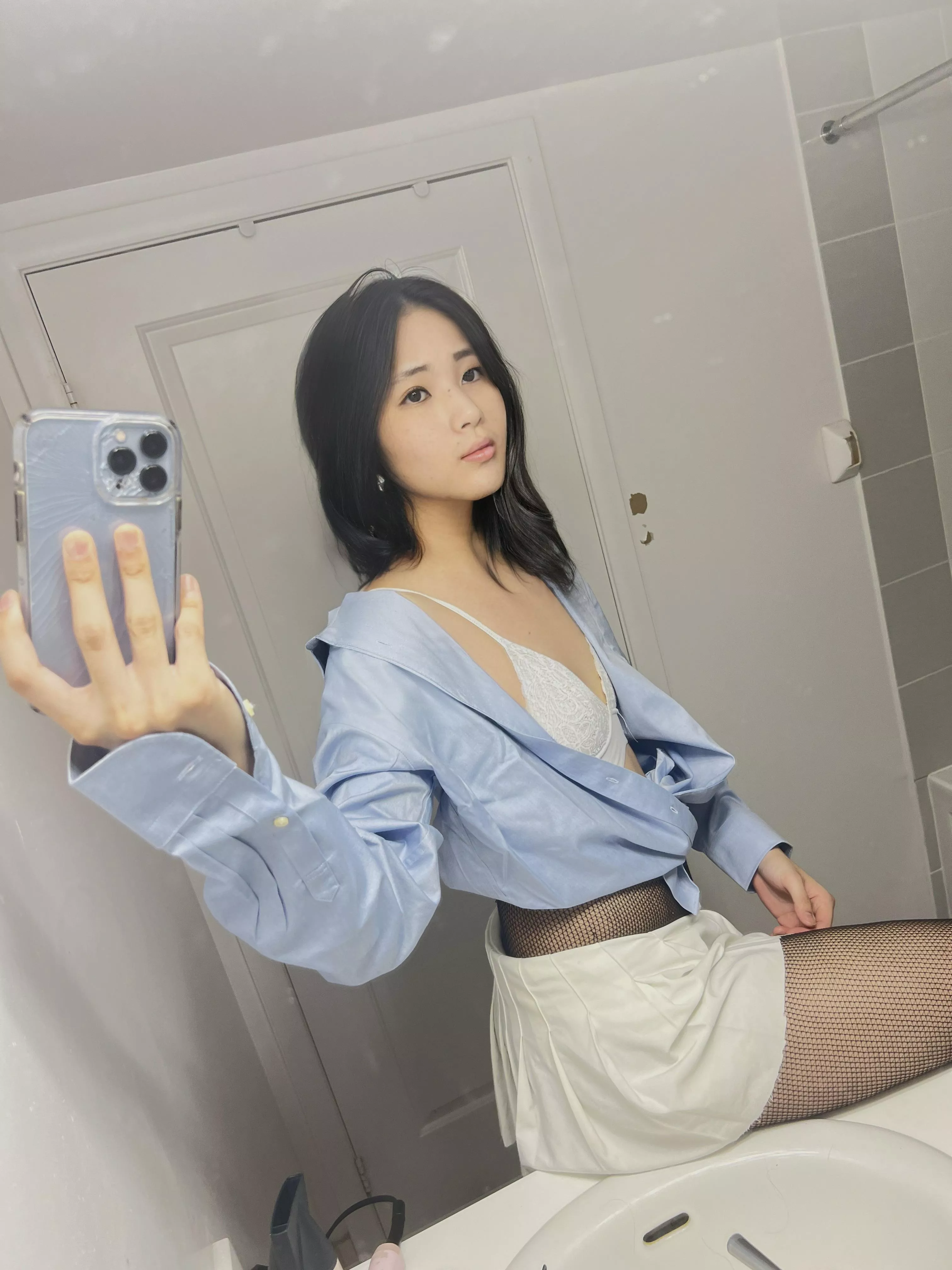 My club outfit tonight for my asian body hehe🤍🫶