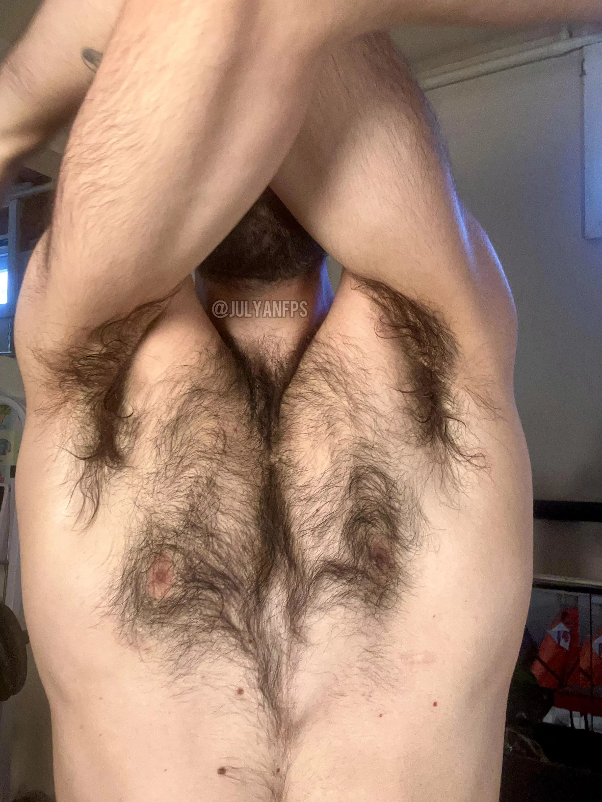 My pits are actually sensitive af 😈