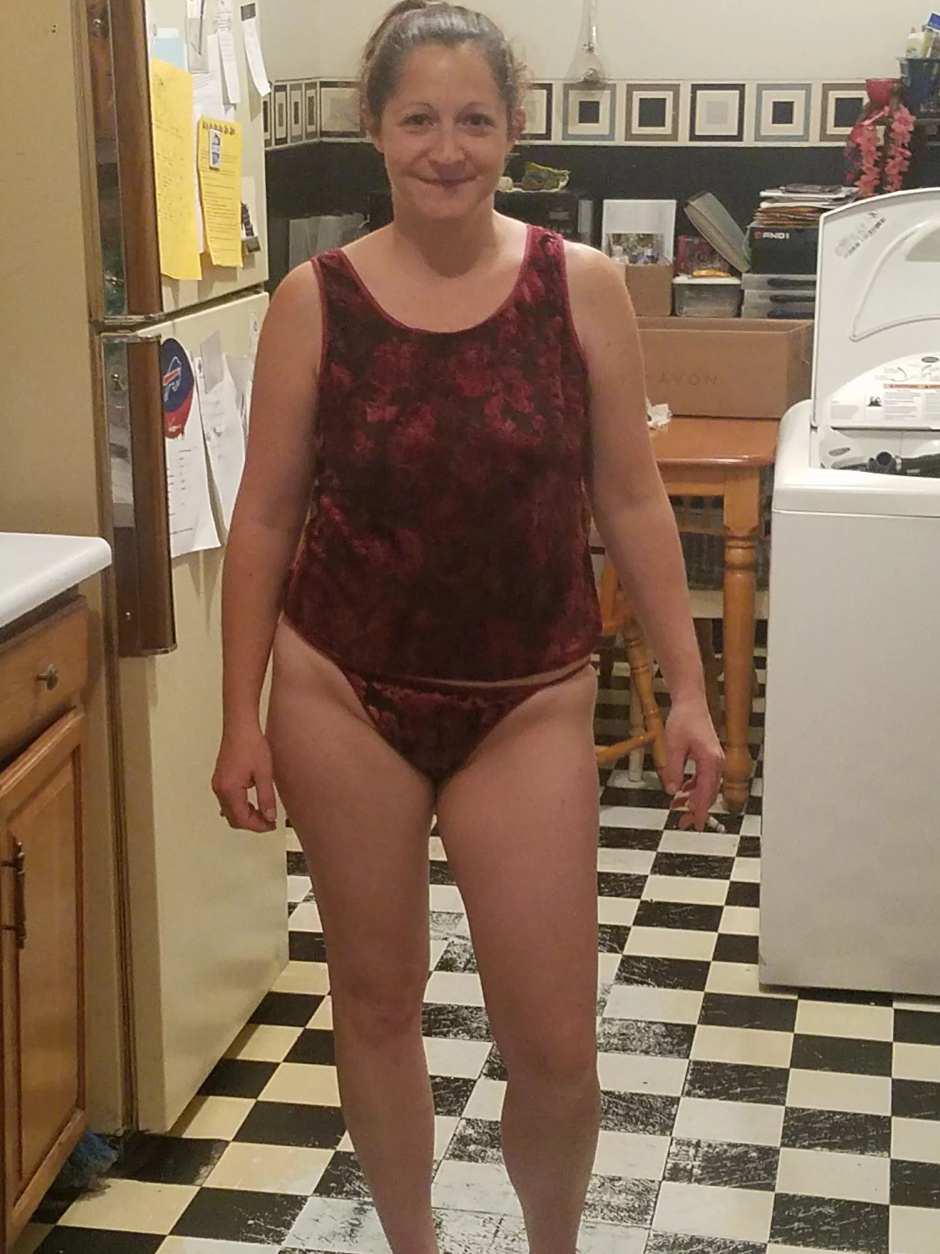 My wife in her sexy red panties 