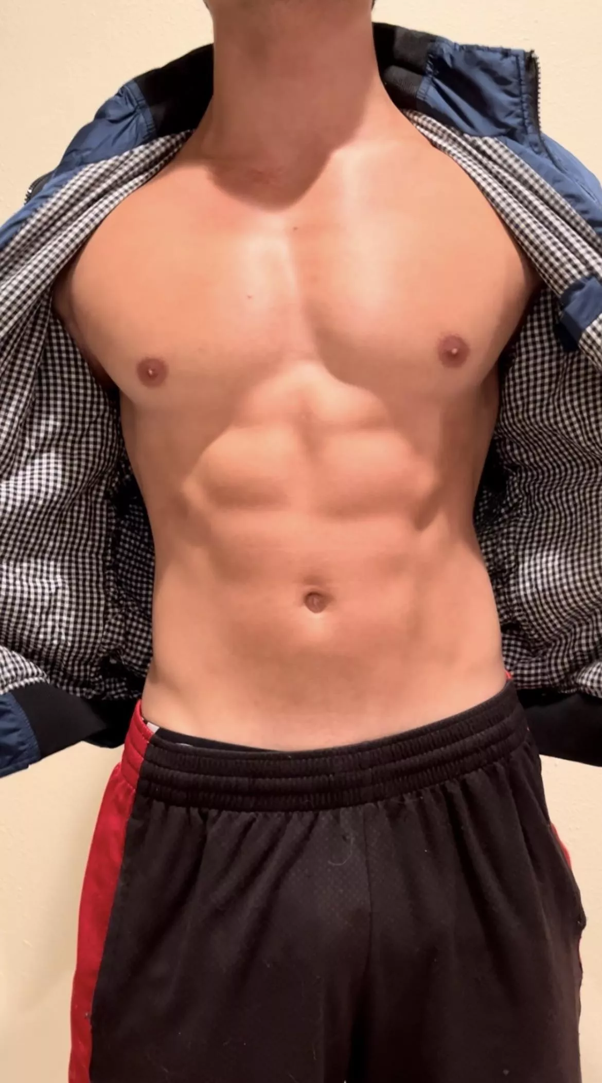 Opening my coast guard vest to check my V ;) at 6’3 217lbs 😈💗