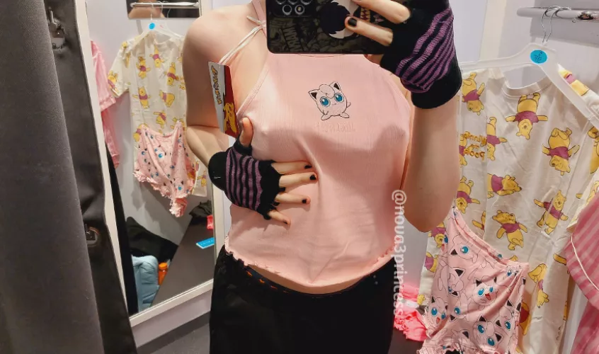 This primark was so packed during this 😈❤