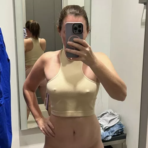 This shirt works with no bra