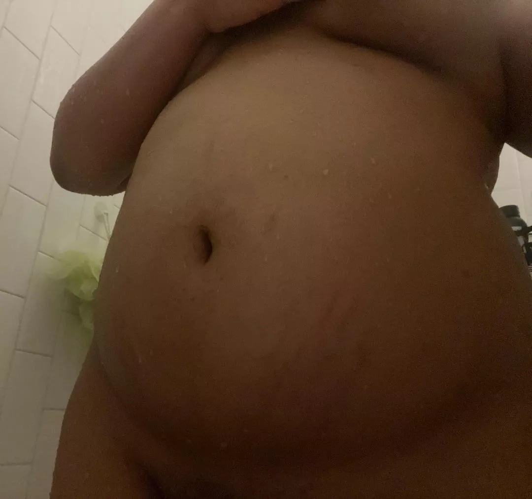 Would you be mad if your gf ate all your food to reach her goal of 250?🤰🏽🐷