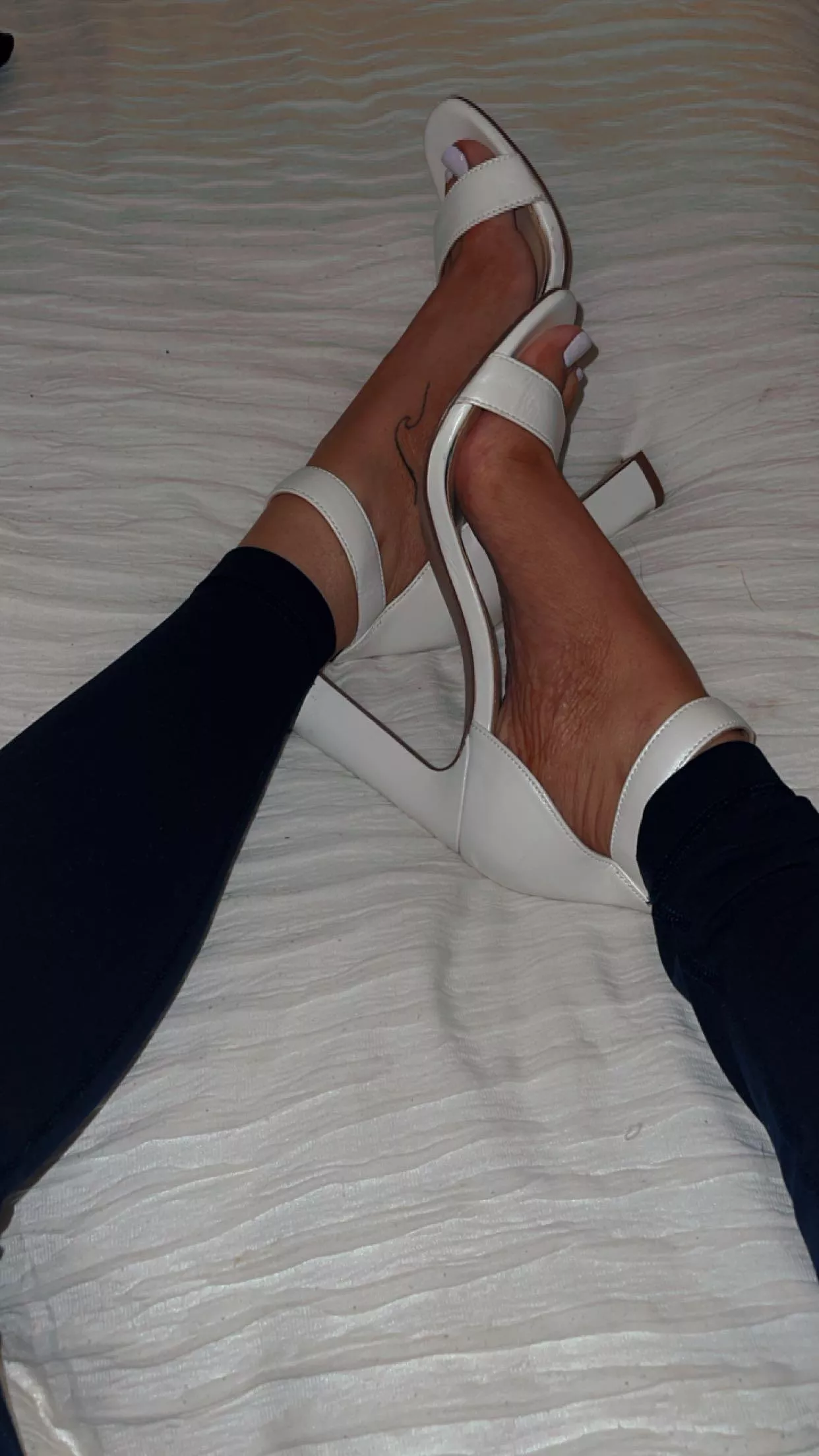 Cum take these heels off for me