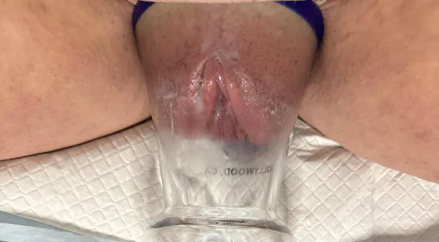 [f] who would love to help me destroy this cunt? I’d love a permanently swollen pussy. 