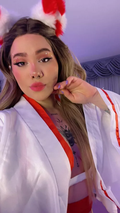 Foxy girl [albaandthayron]