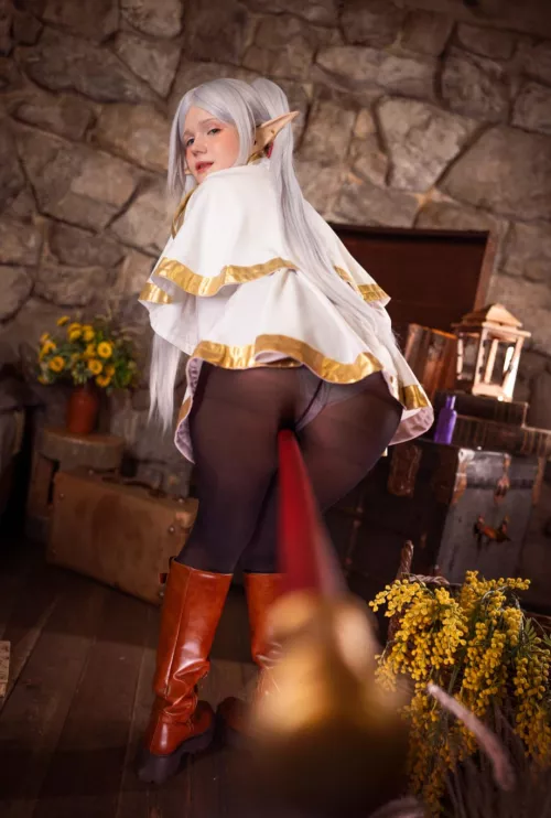 Frieren cosplay by Neyrodesu 