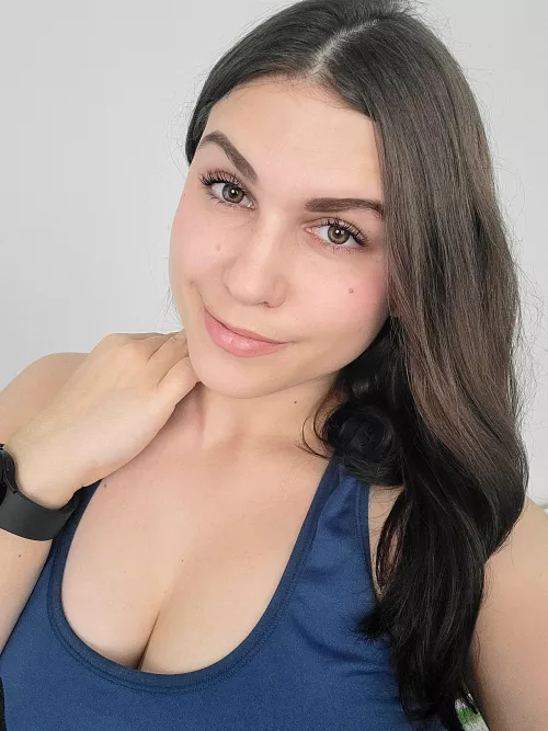 Heyy coming for you on @chaturbate for the next 4 hours 🤗 [Tiny_hat] 