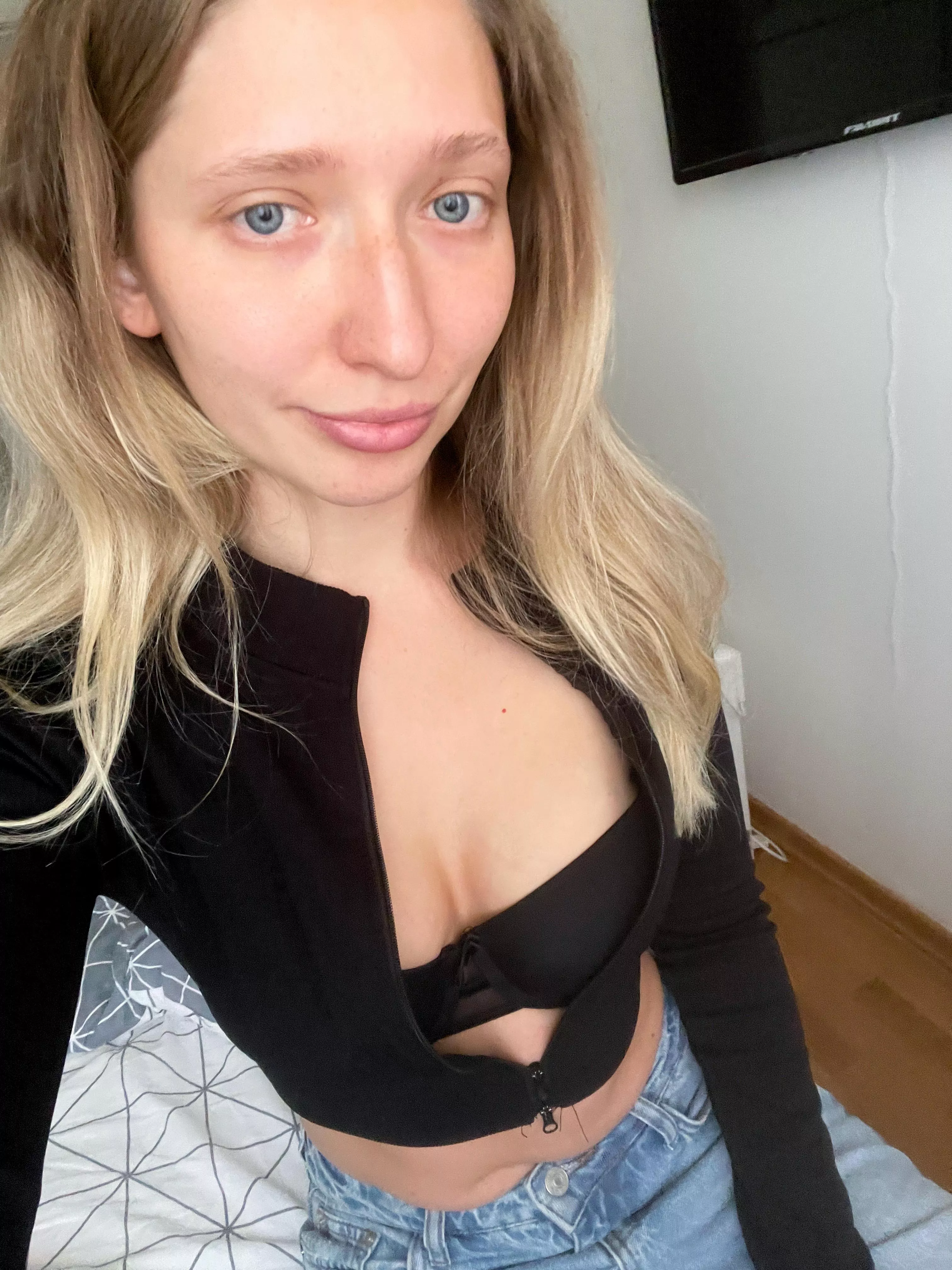 I have frex and small boobs combo