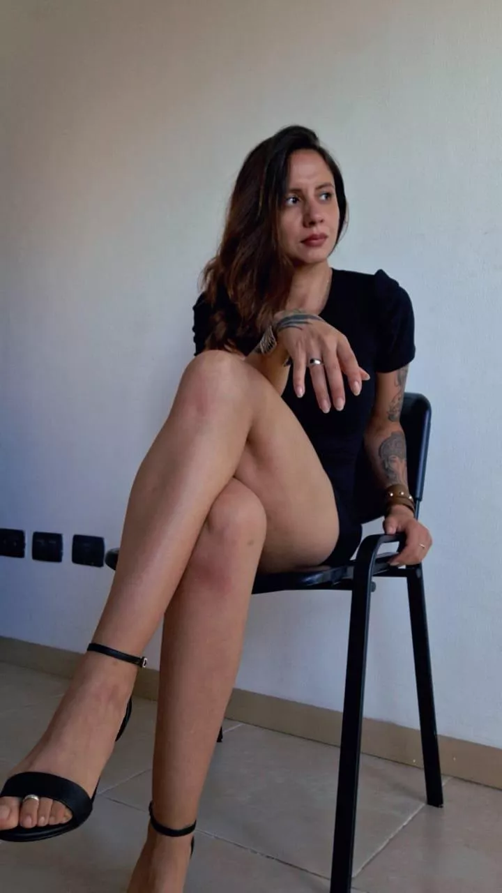 Im here for the secretary job . 