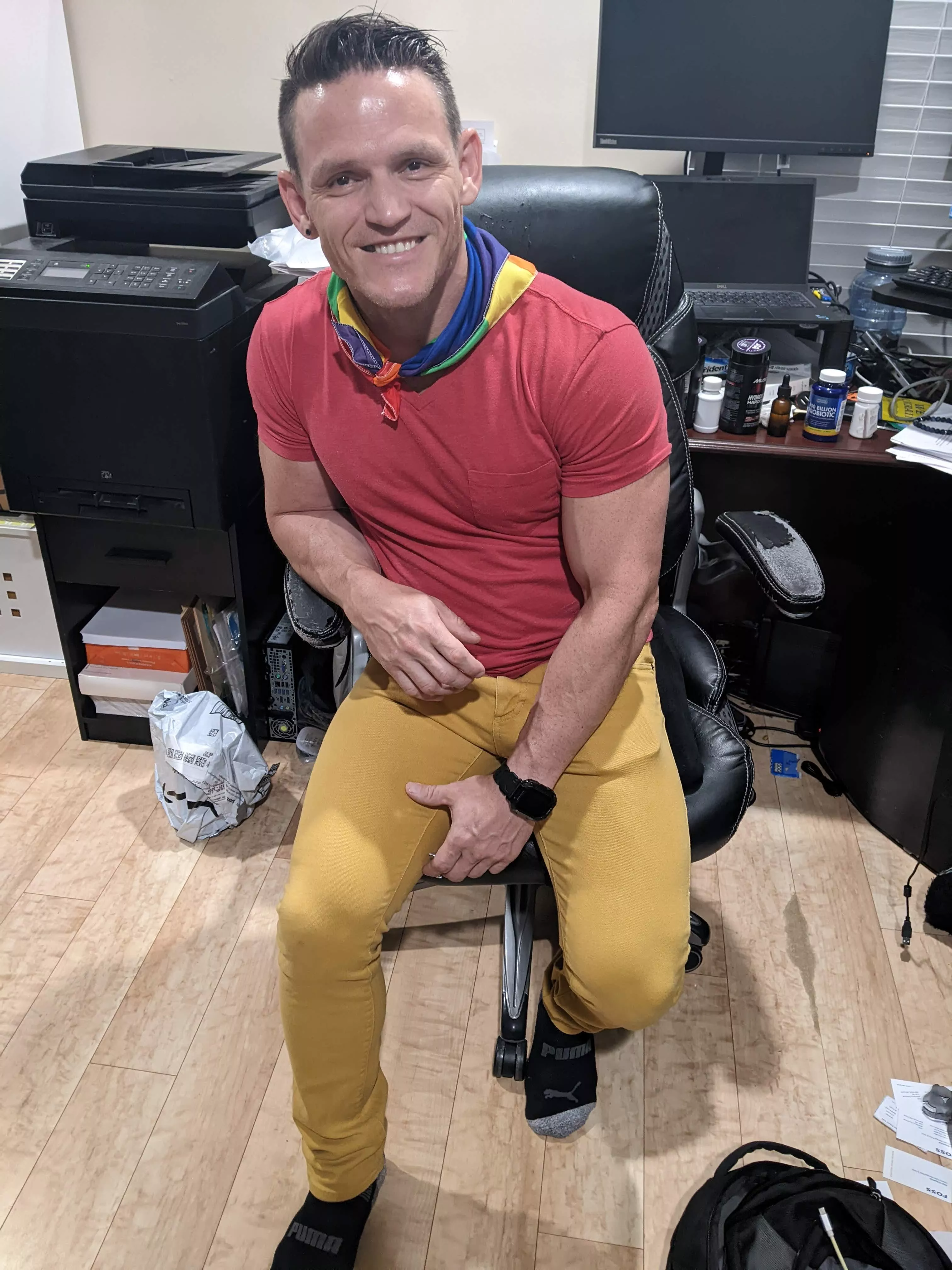 Just a casual questing session at my desk. What’s your game of choice today?