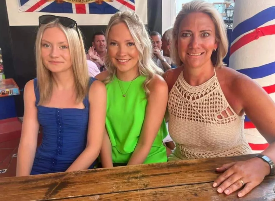 Mother and Daughters