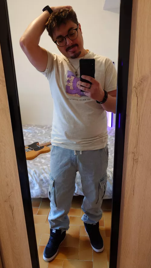 Not used to wearing light color clothes... What do you think? 😅