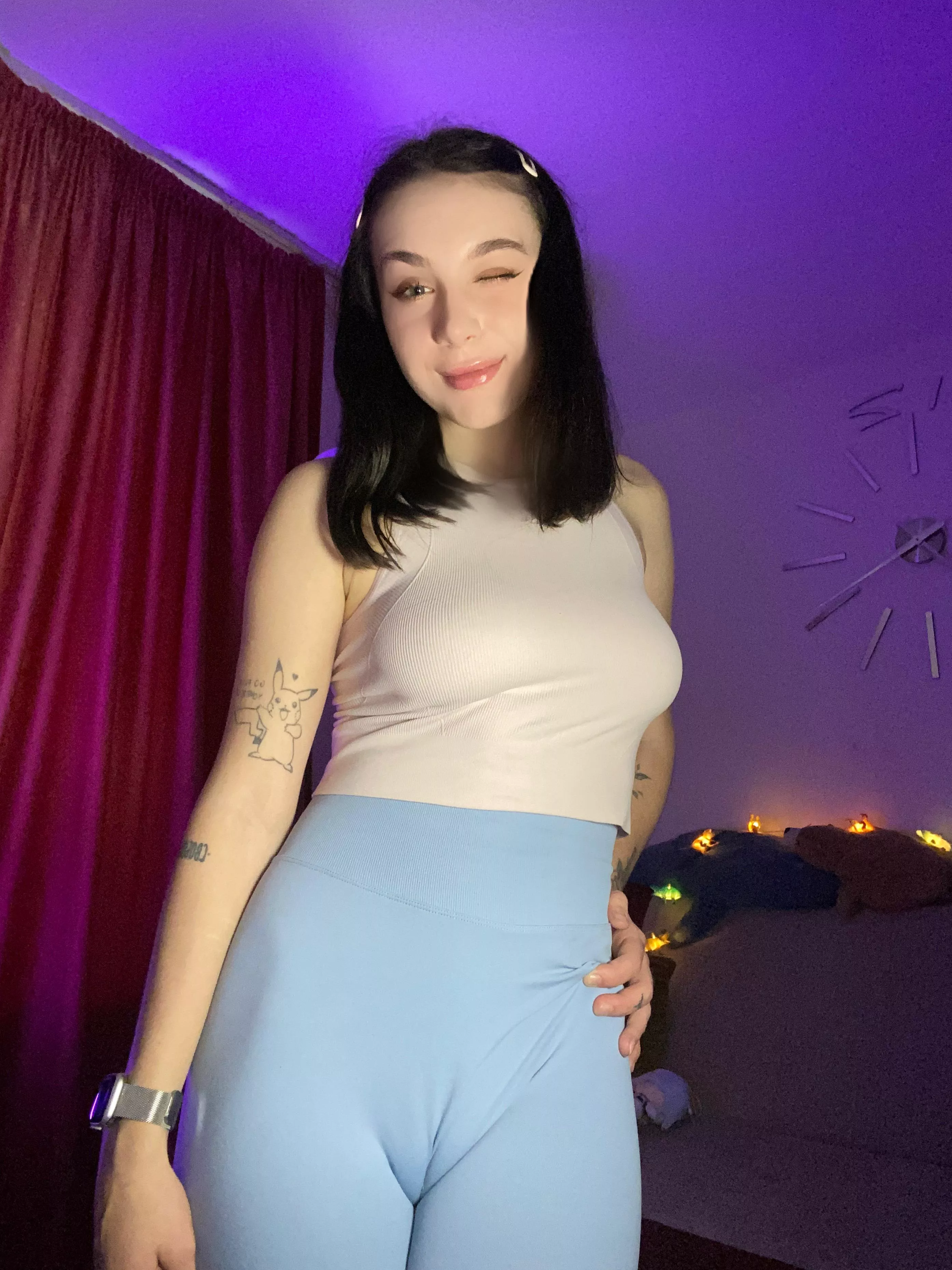 You can see my little friend through my leggings