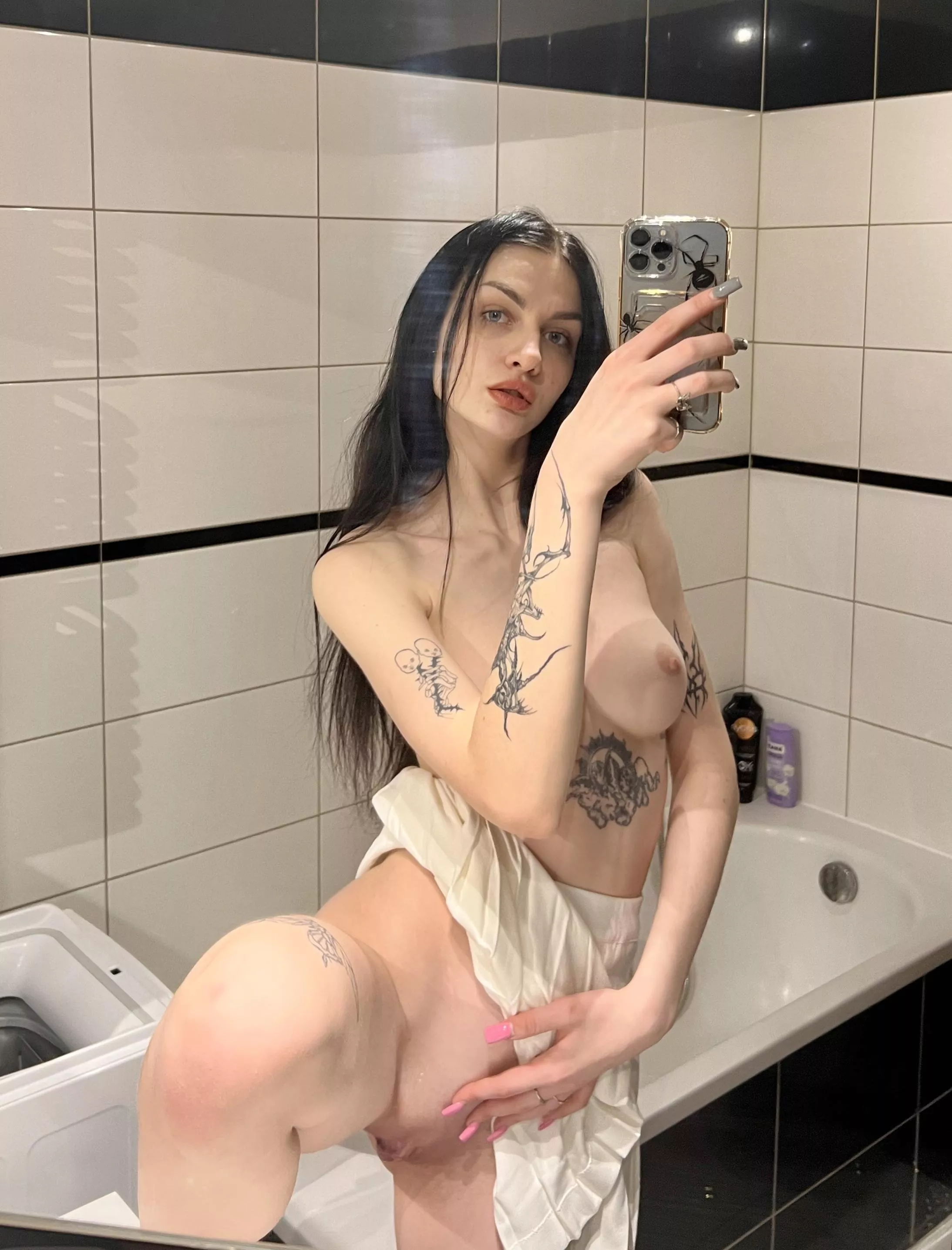 A dirty girl can't have a clean mirror